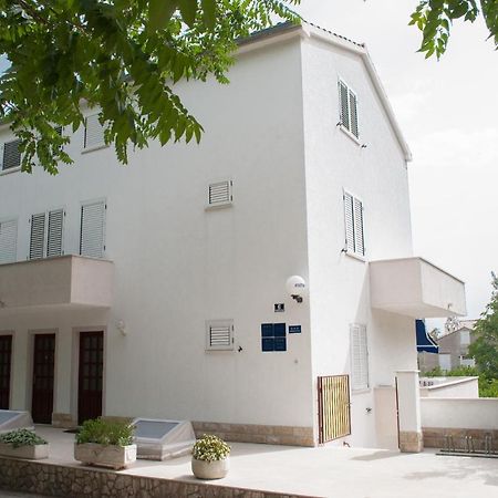 Apartments Dilk Vis Exteriér fotografie